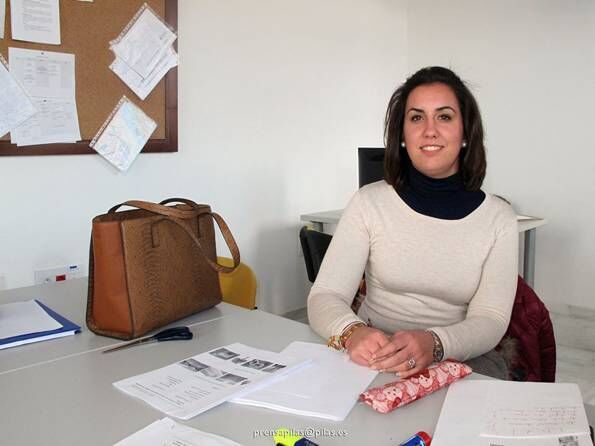 emplea_joven_pilas_rociocampos