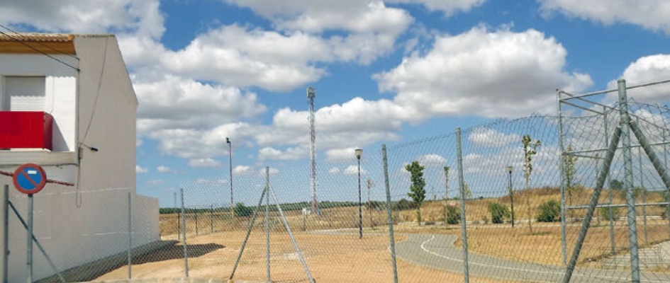 vallado_parque_lasoledad.jpg