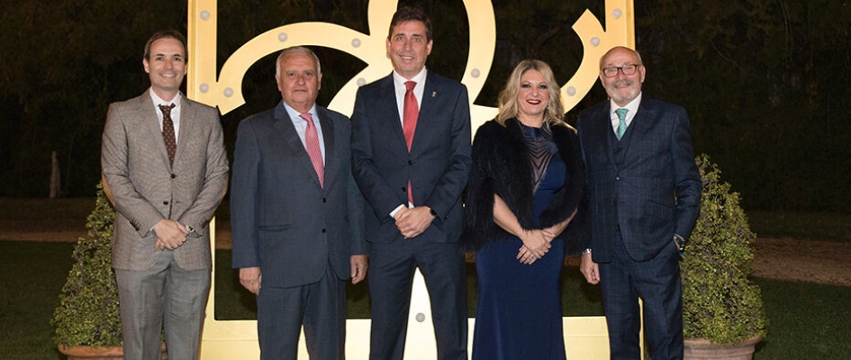 I_Gala_Empresarial._Alcalde_con_Ptes.jpg